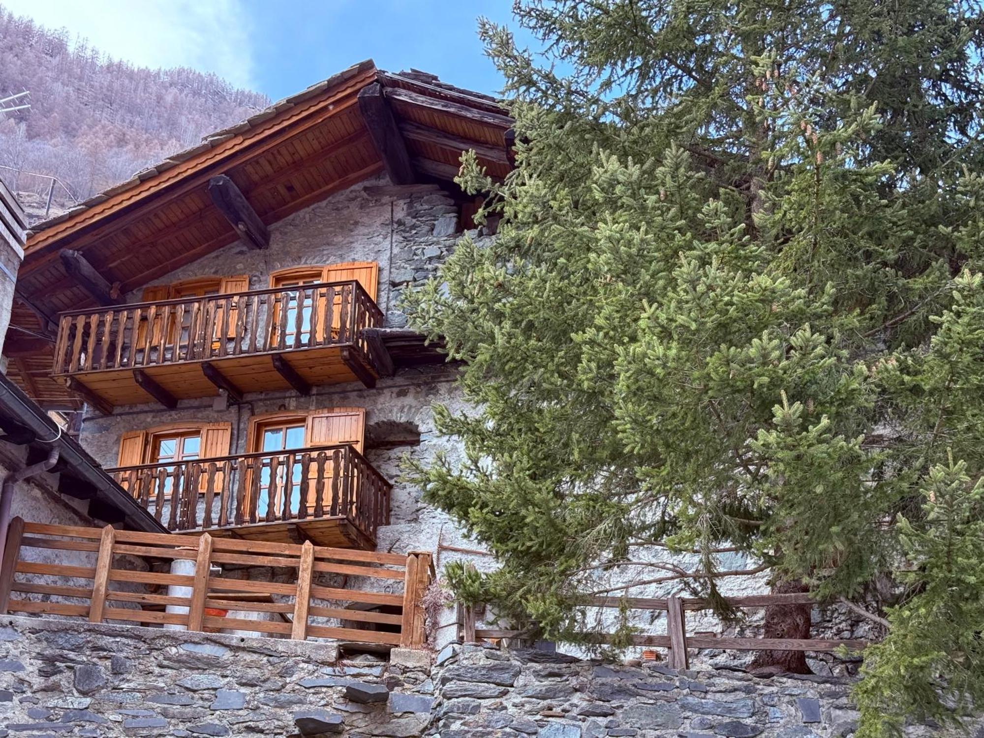 Casa Vacanze Nora Chamois Extérieur photo